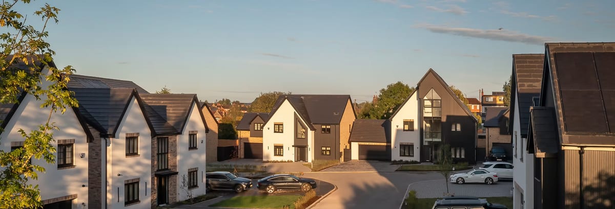 The Kilns luxury development at Earl Shilton with contemporary gabled homes and solar PV